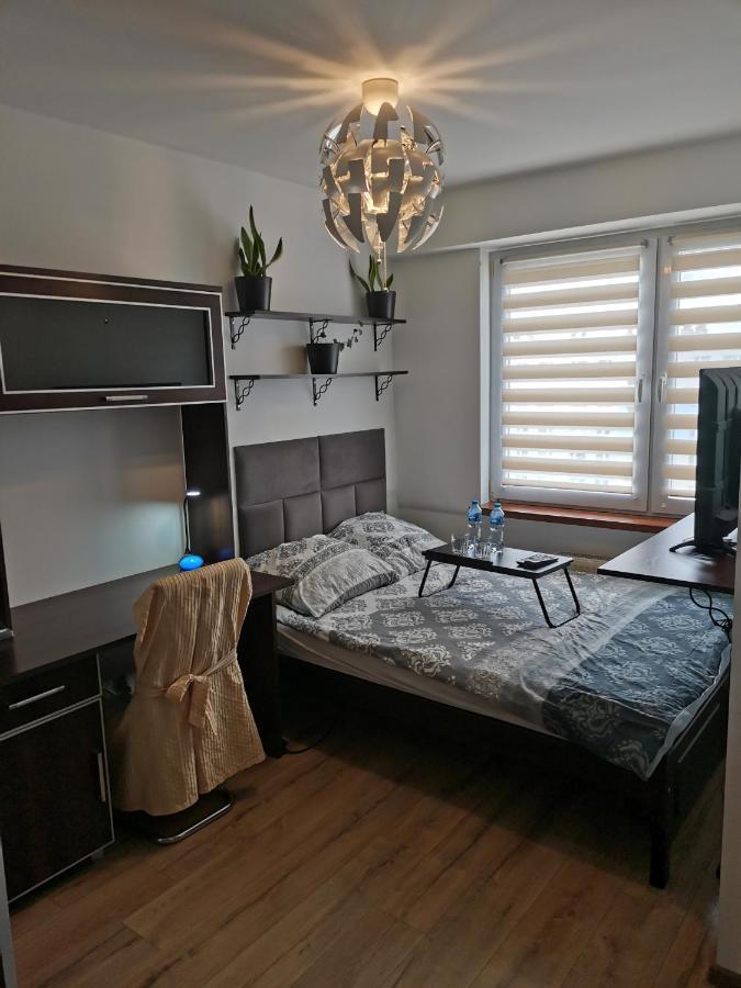 Przytulny Apartament W Wiezowcu - Centrum Miasta Podwislocze 38 Жешов Екстериор снимка